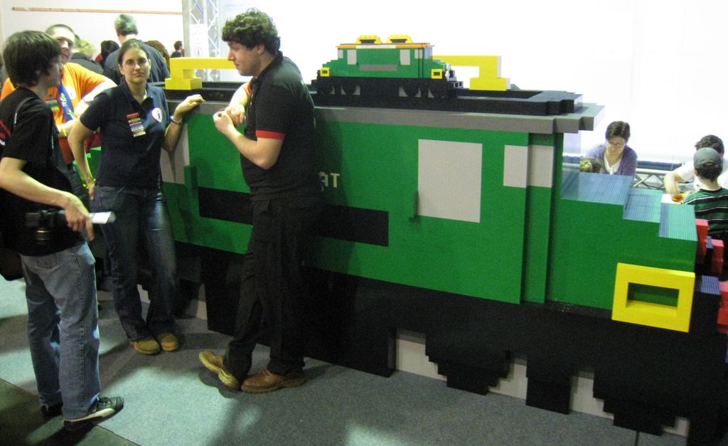 maxi_loco_building_17.jpg
