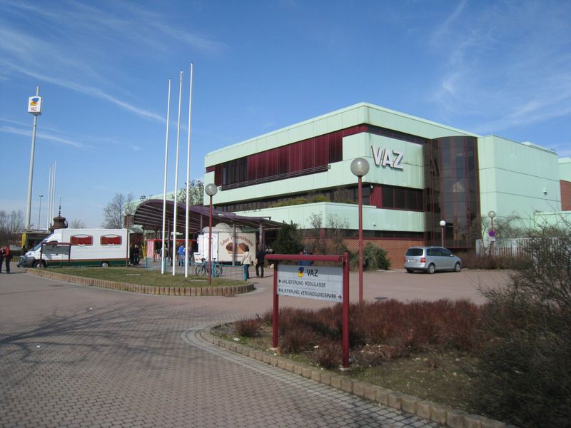 vaz-exhibition_area.jpg
