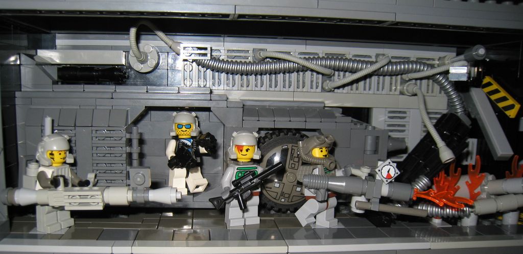 aliens_diorama_02.jpg