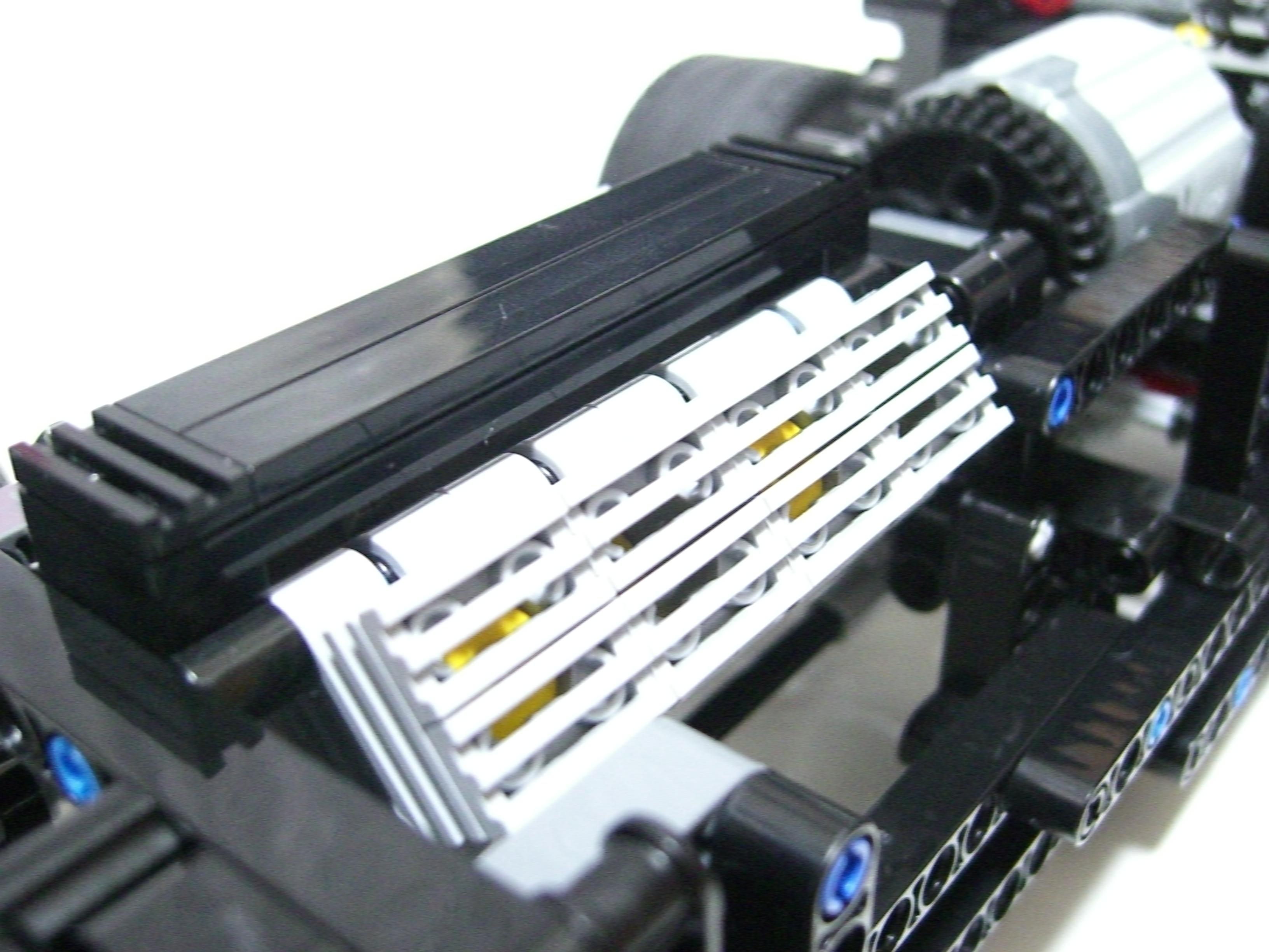 lv-410_08.jpg