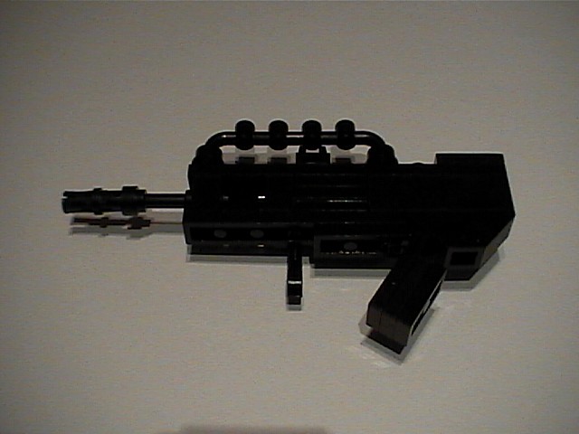 famas.jpg
