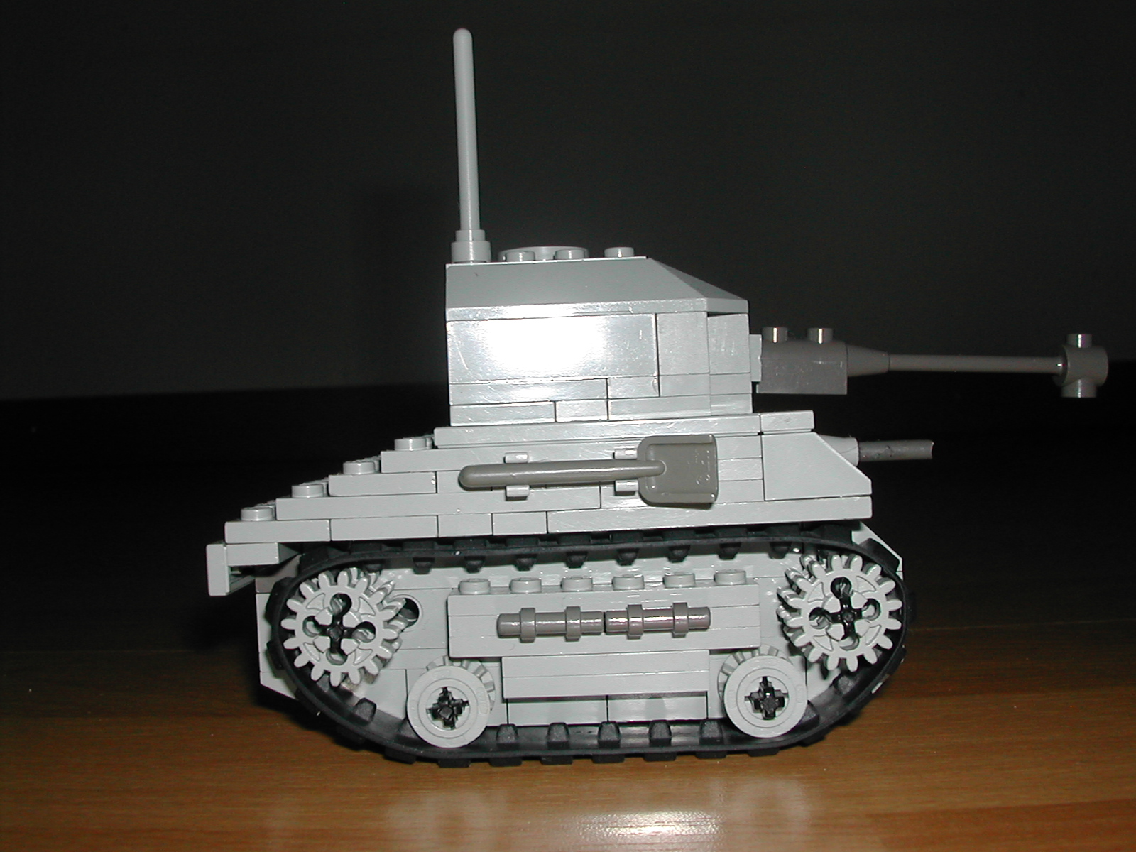 sherman_tank_1.jpg