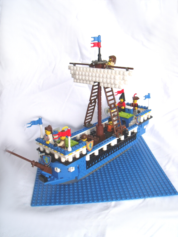 01-blue-pelican.jpg