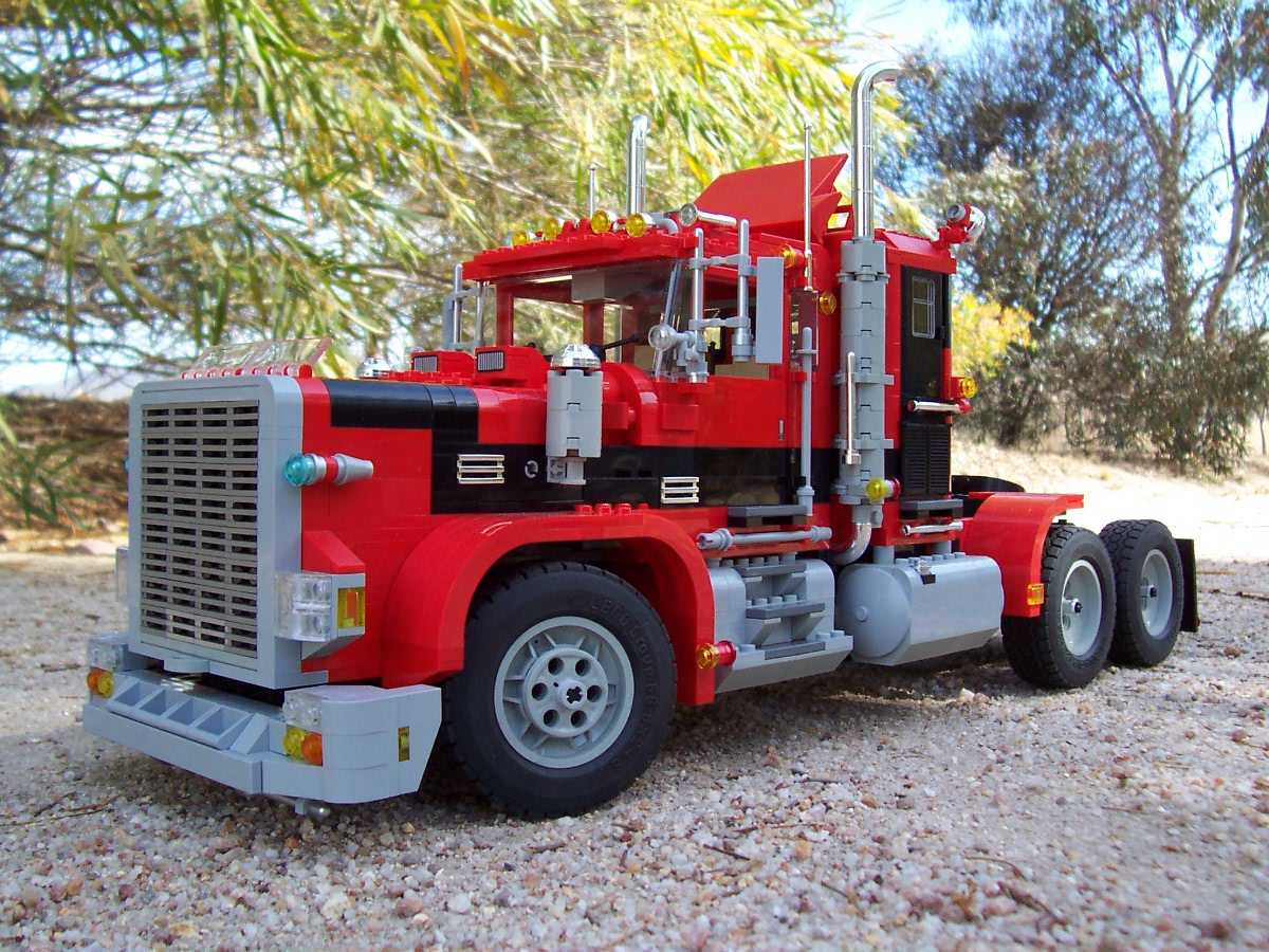 241006_big_red_black_rig_truck_025.jpg