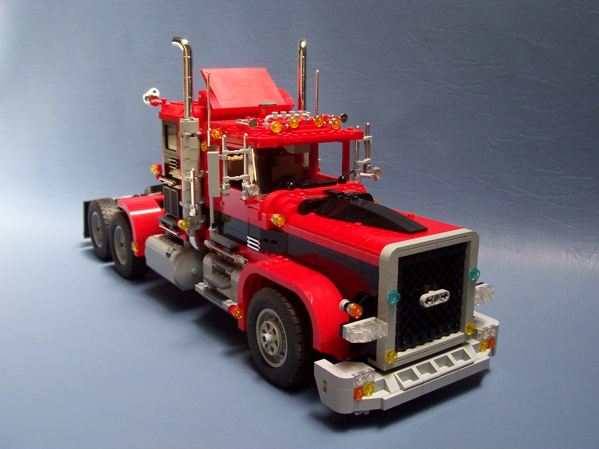 241006_big_red_black_rig_truck_066.jpg