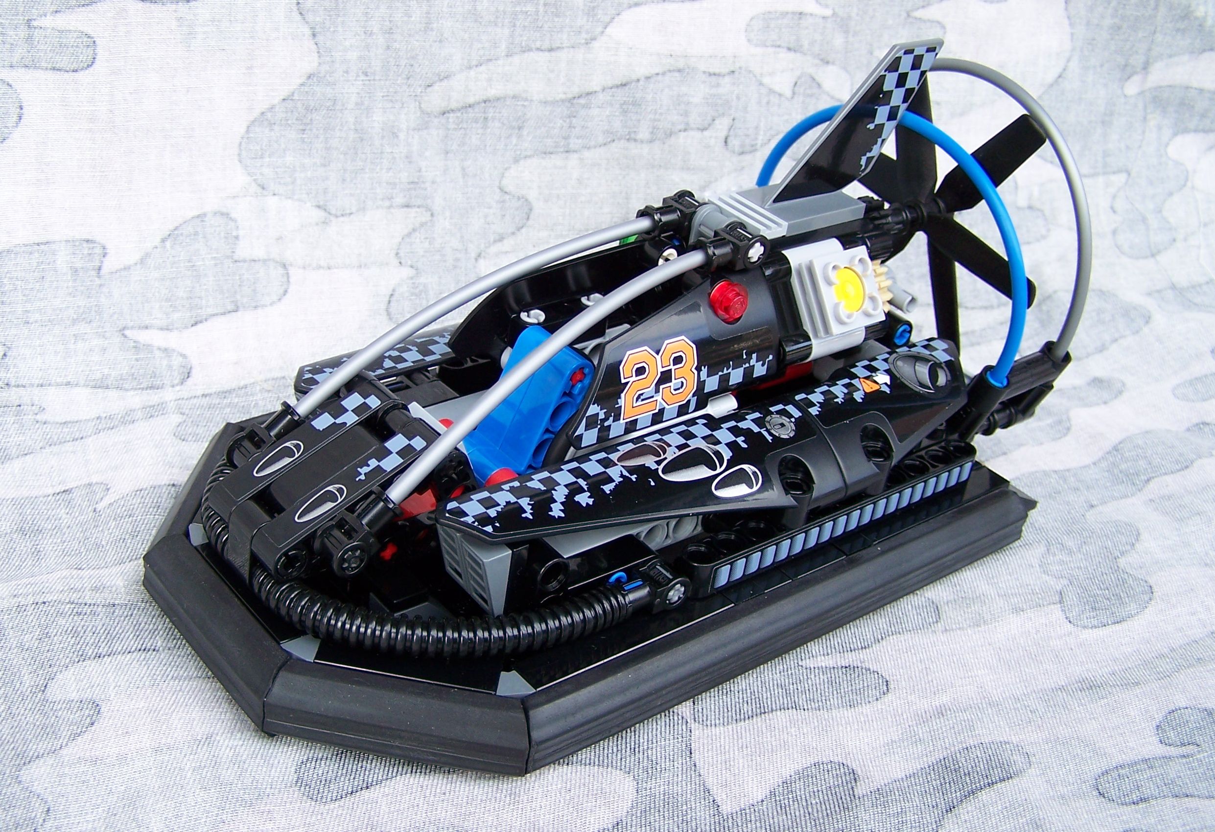 hovercraft-42002-with-7045_004.jpg
