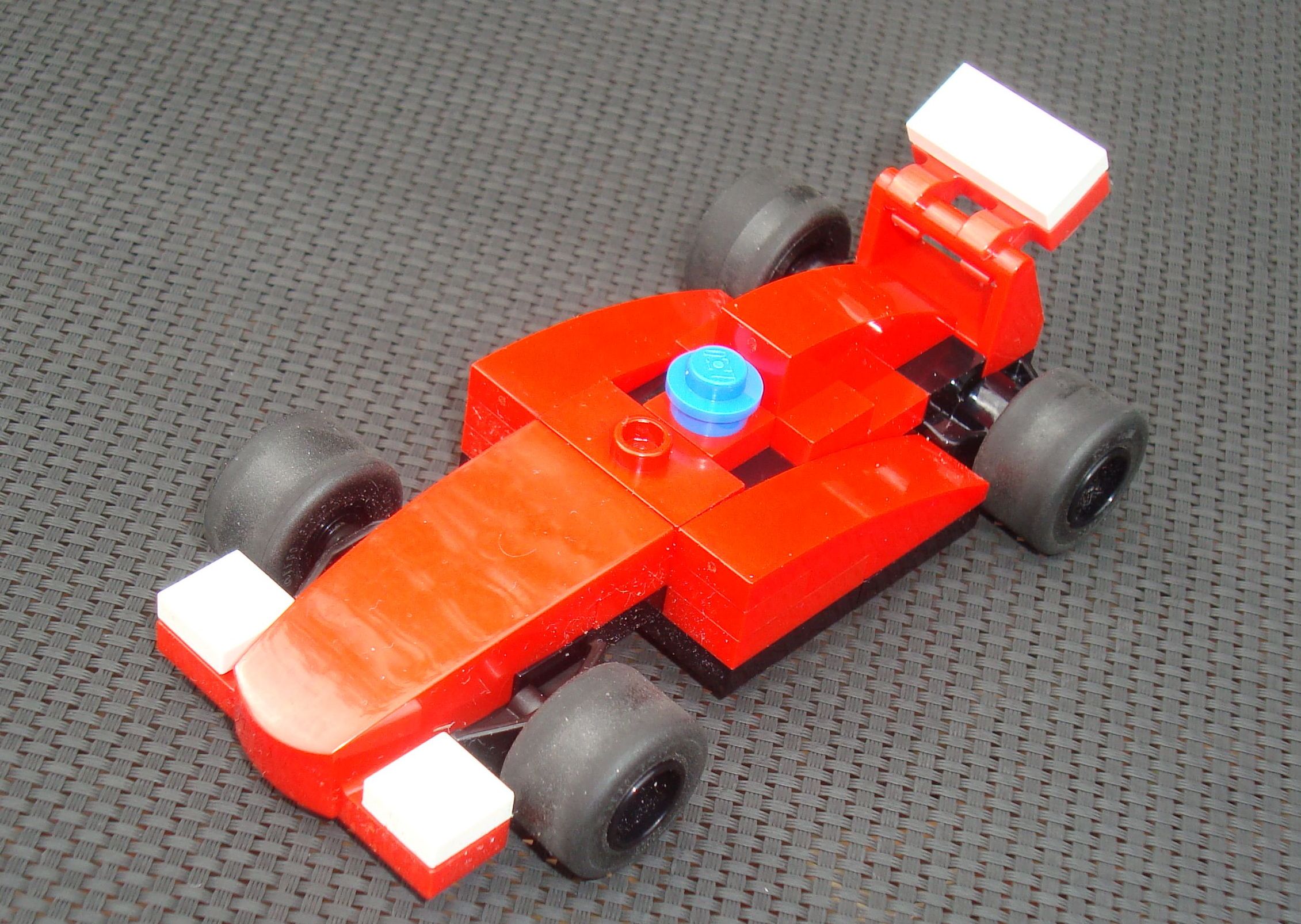 ferrari_30190_004.jpg