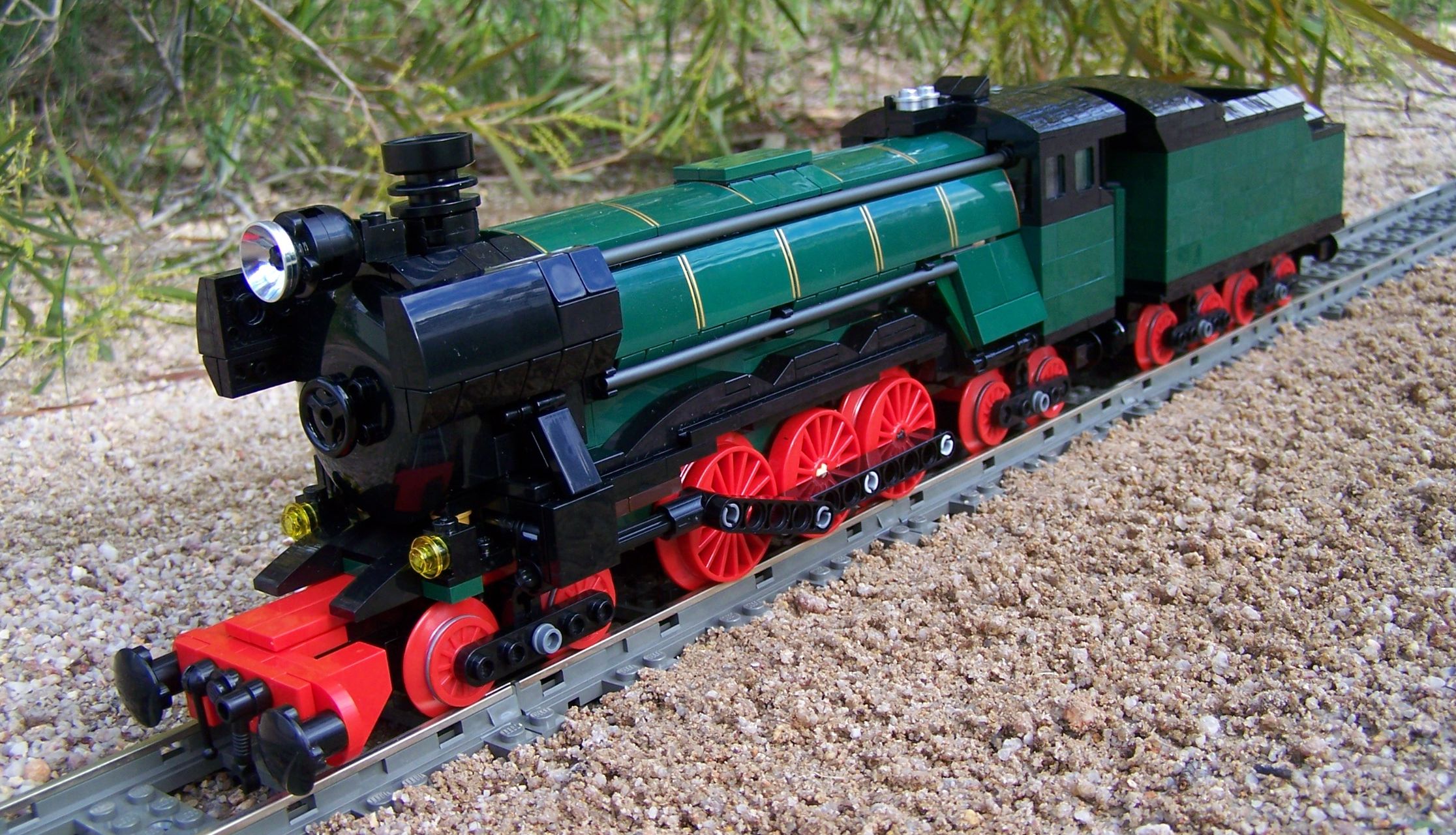 locomotive-10194034.jpg