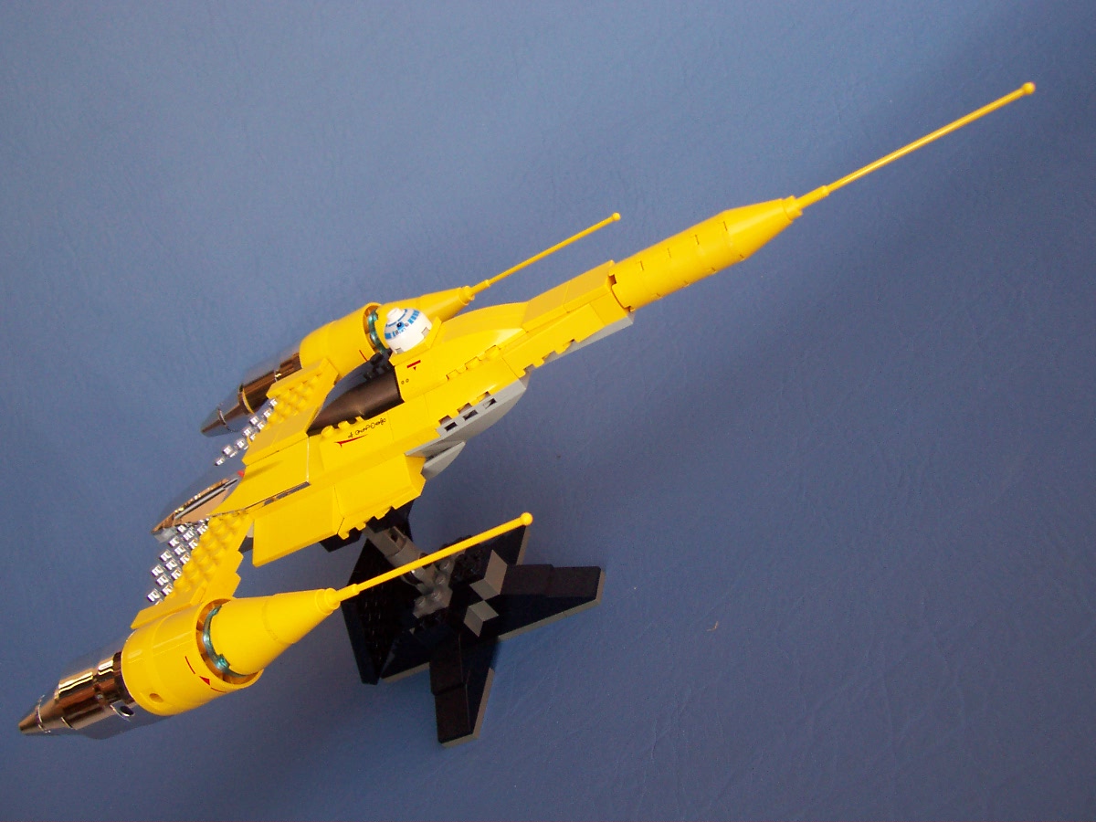 naboo-starfighter-10026_004.jpg