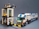 police-command-centre-7743-with-moc-ideas_029.jpg