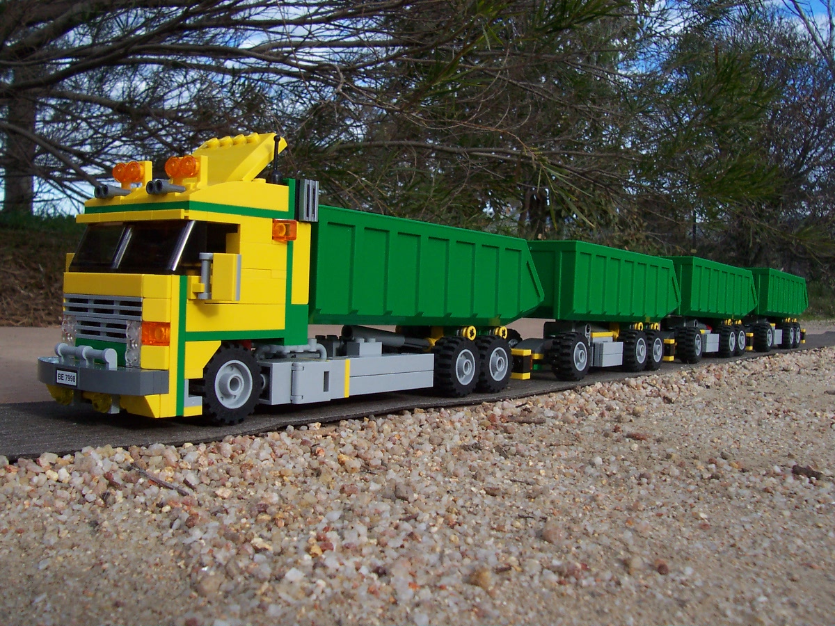 australian_road-train_000.jpg