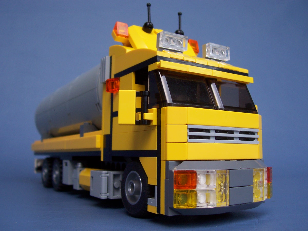 tanker-truck-yellow-black_018.jpg