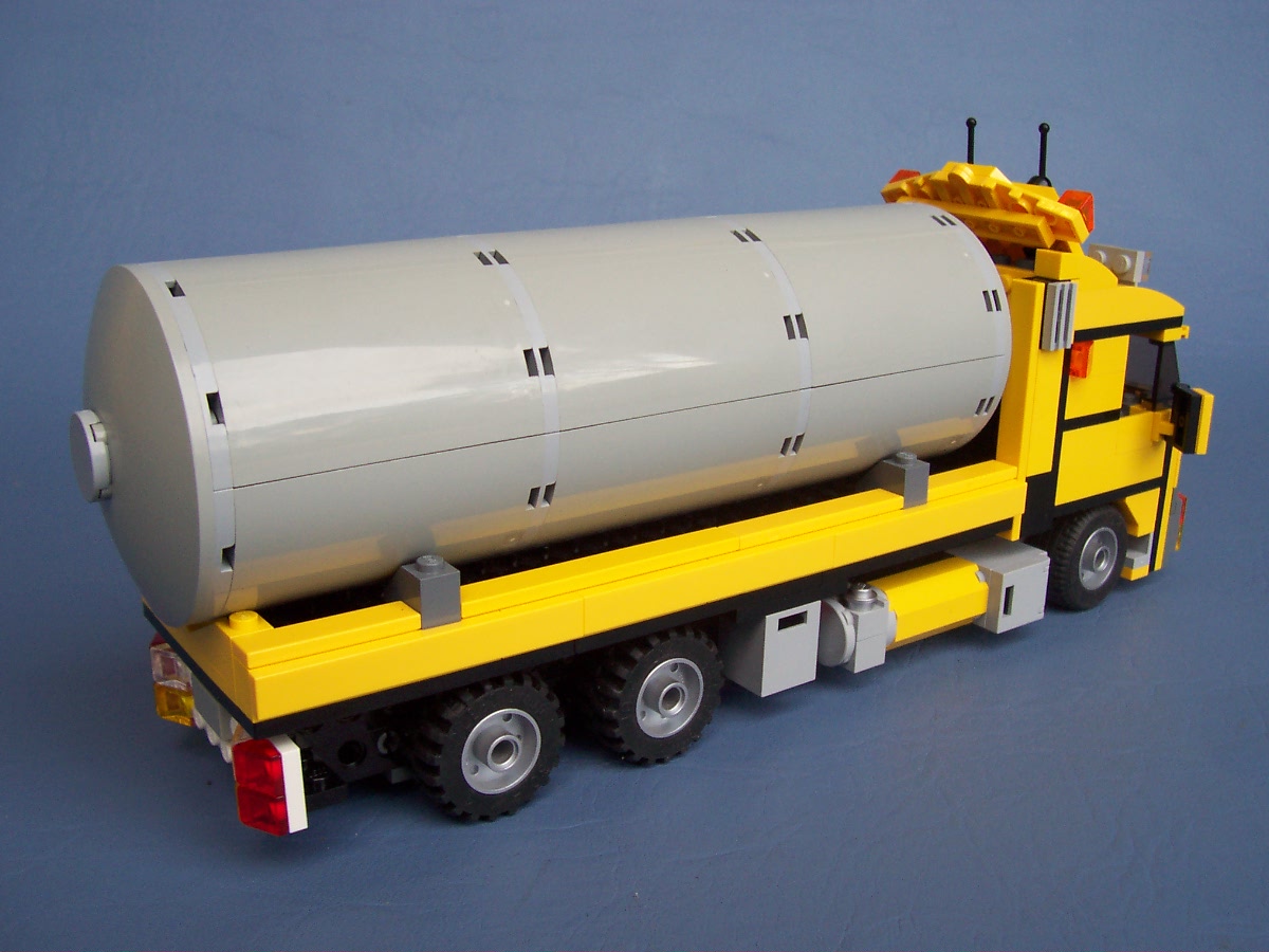 tanker-truck-yellow-black_019.jpg