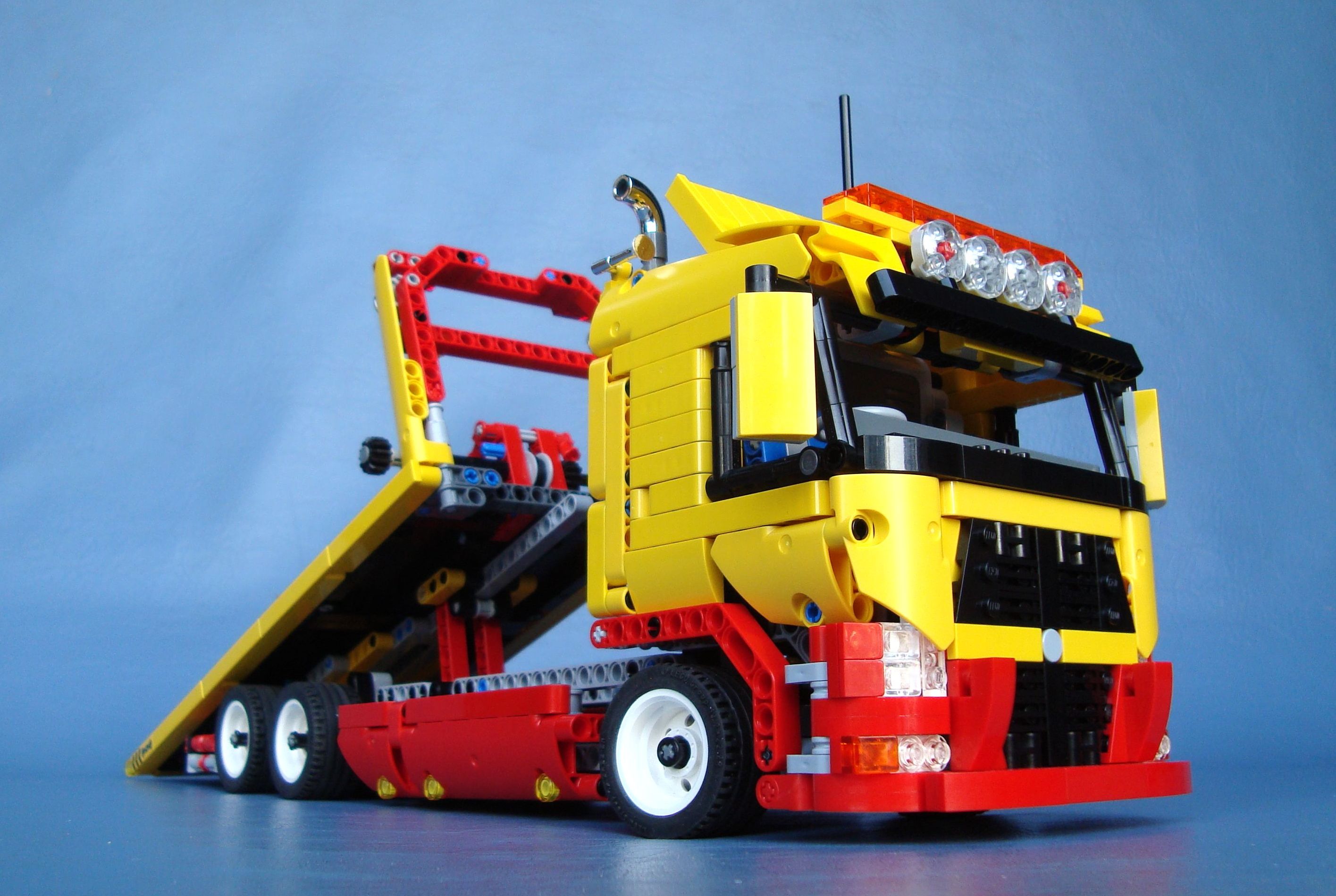 technic-_flatbed-8109_002.jpg