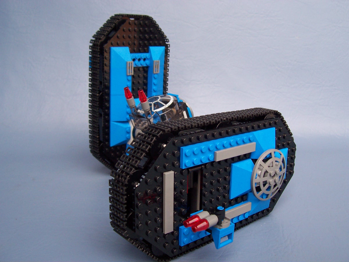 tie-crawler-7664_008.jpg