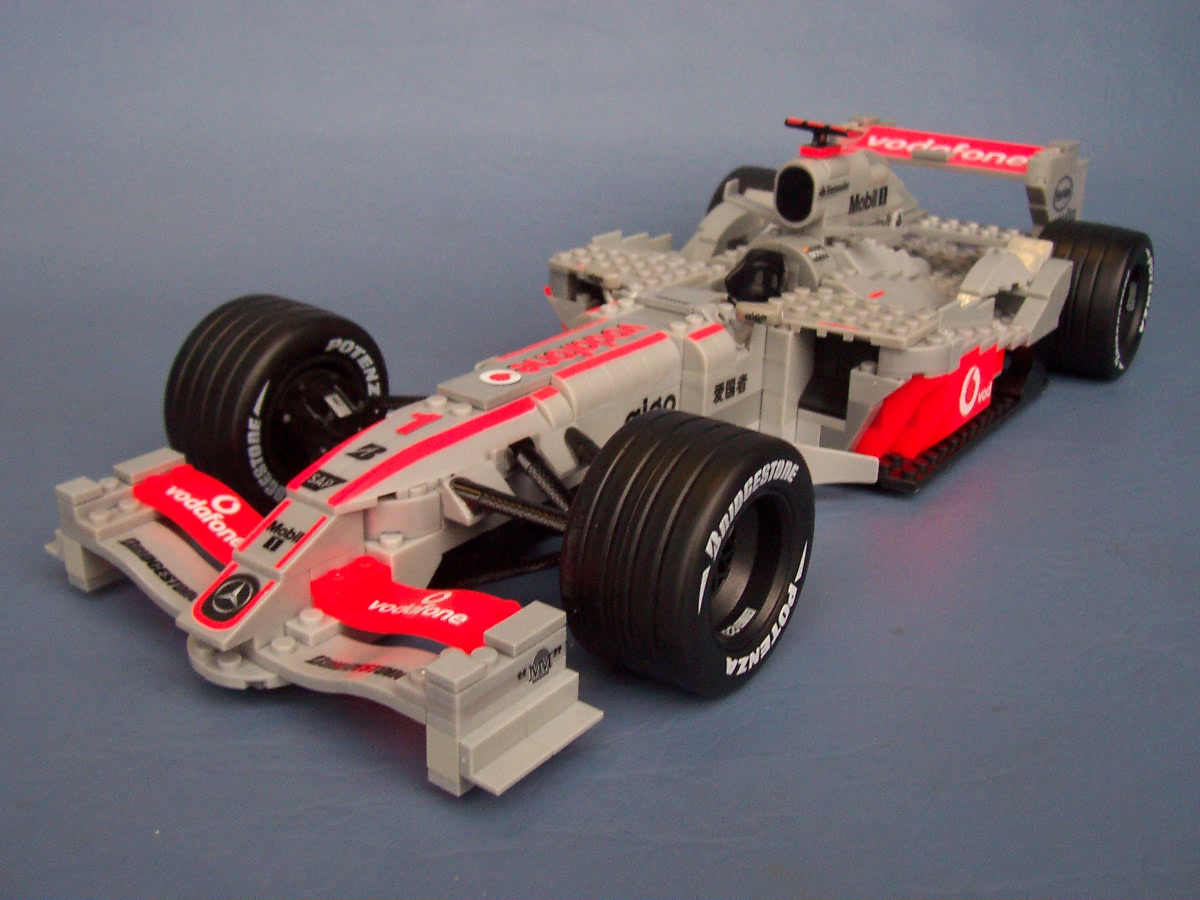 vodafone-mclaren-mercedes_020.jpg