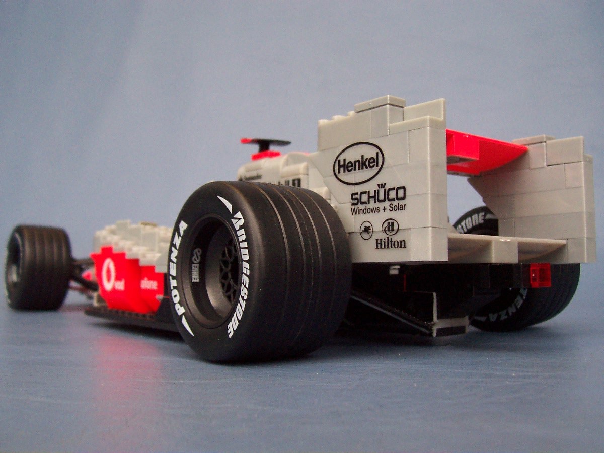 vodafone-mclaren-mercedes_026.jpg