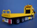 yellow-truck_002.jpg