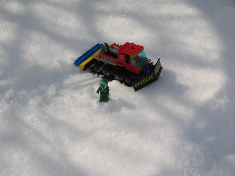 a-snowcat-se-outdoor-1.jpg