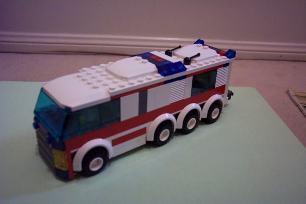 moc_vehicle_ambulance20060423_04.jpg