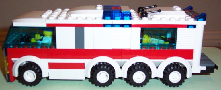 moc_vehicle_ambulance20060423_07.jpg