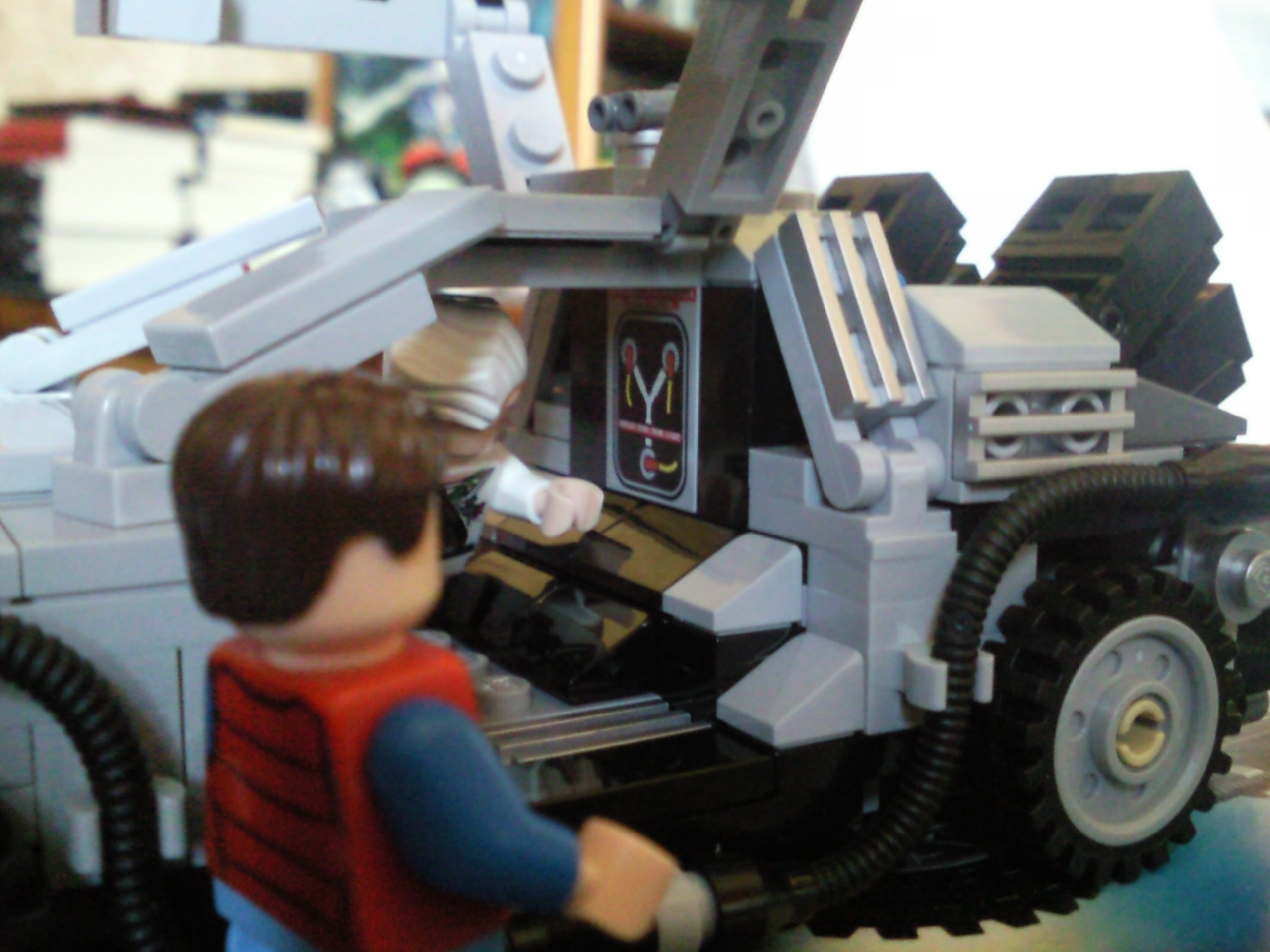 bttf_delorean_i_movie_flux_capacitor.jpg