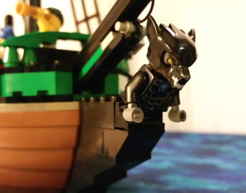 02_figurehead.jpg