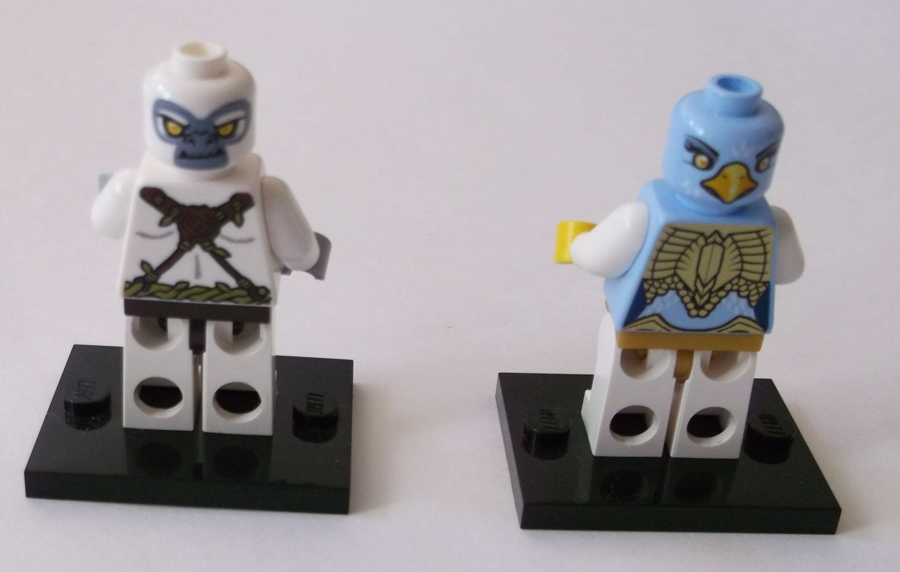18.minifigs_goodies_back_no_acc.jpg