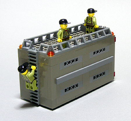 jurassic-cage-02.jpg