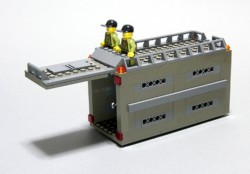 jurassic-cage-03.jpg