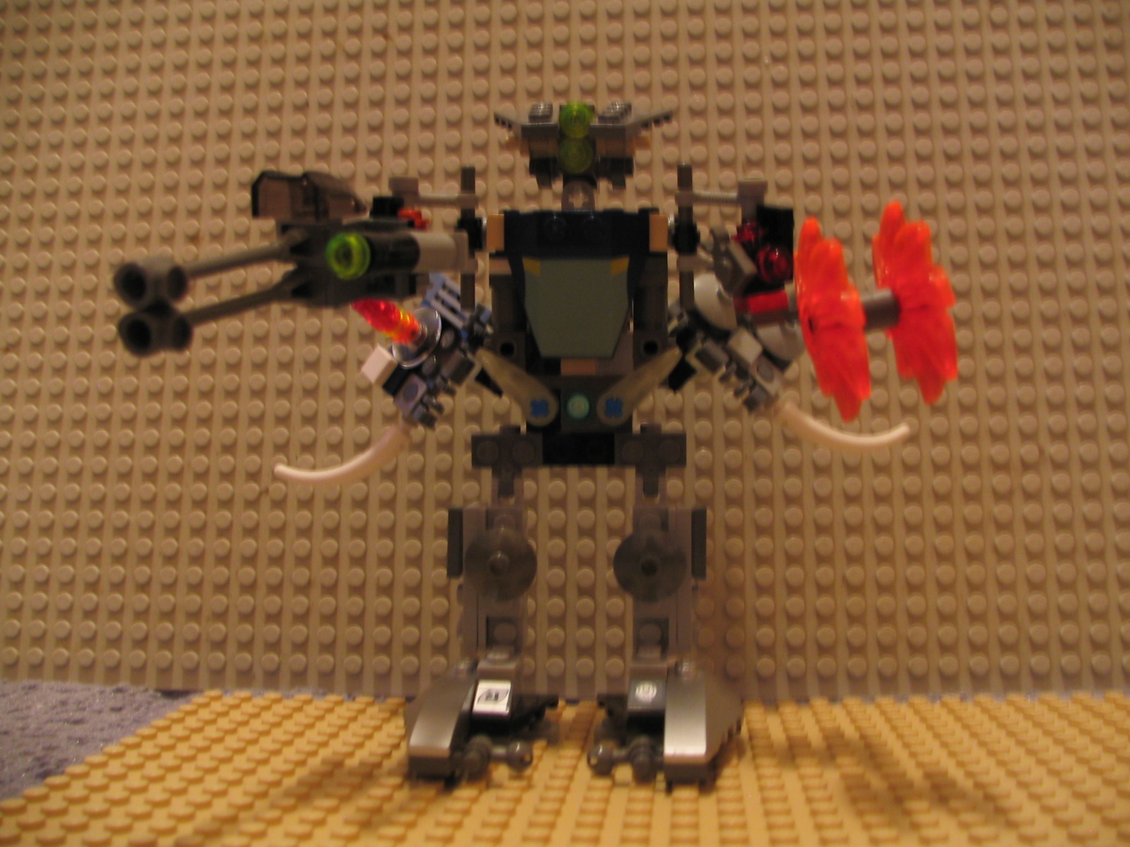 lego_robot_o_doom_002.jpg