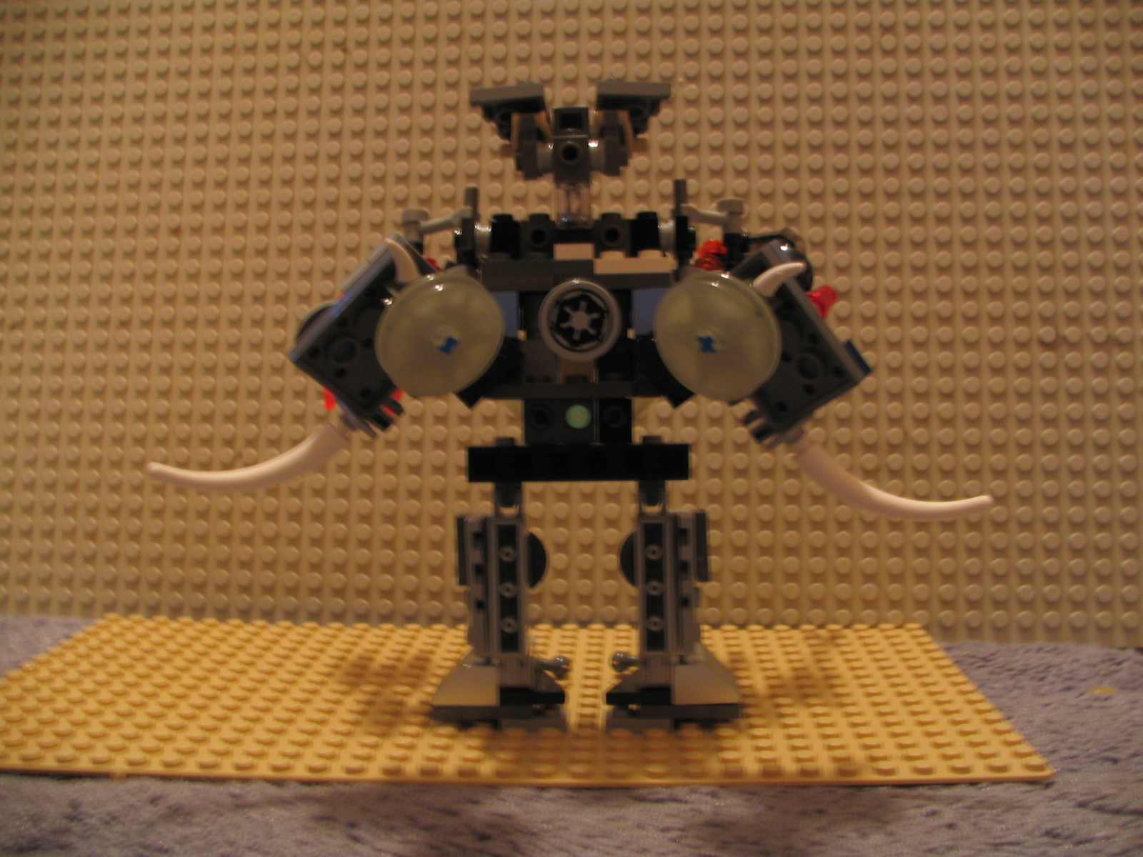 lego_robot_o_doom_004.jpg