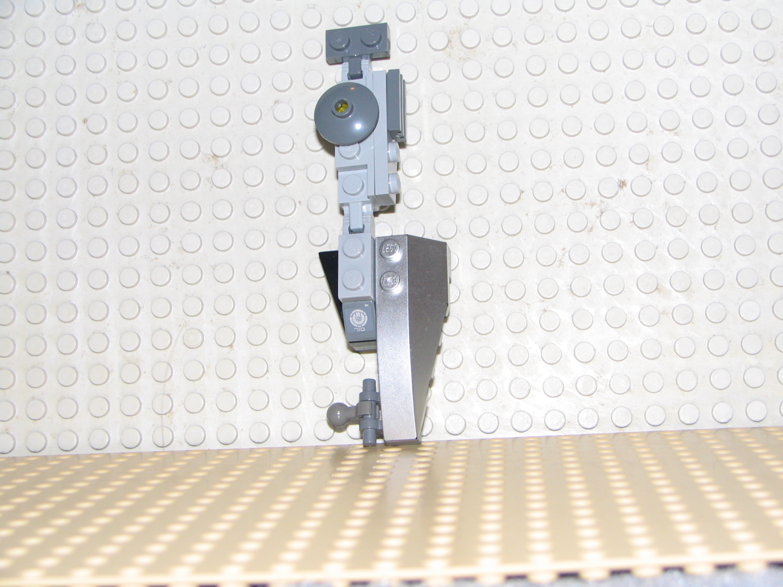 lego_robot_o_doom_leg_002.jpg