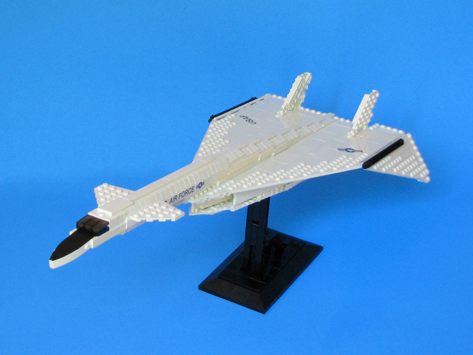 xb-70valkyrie_01.jpg