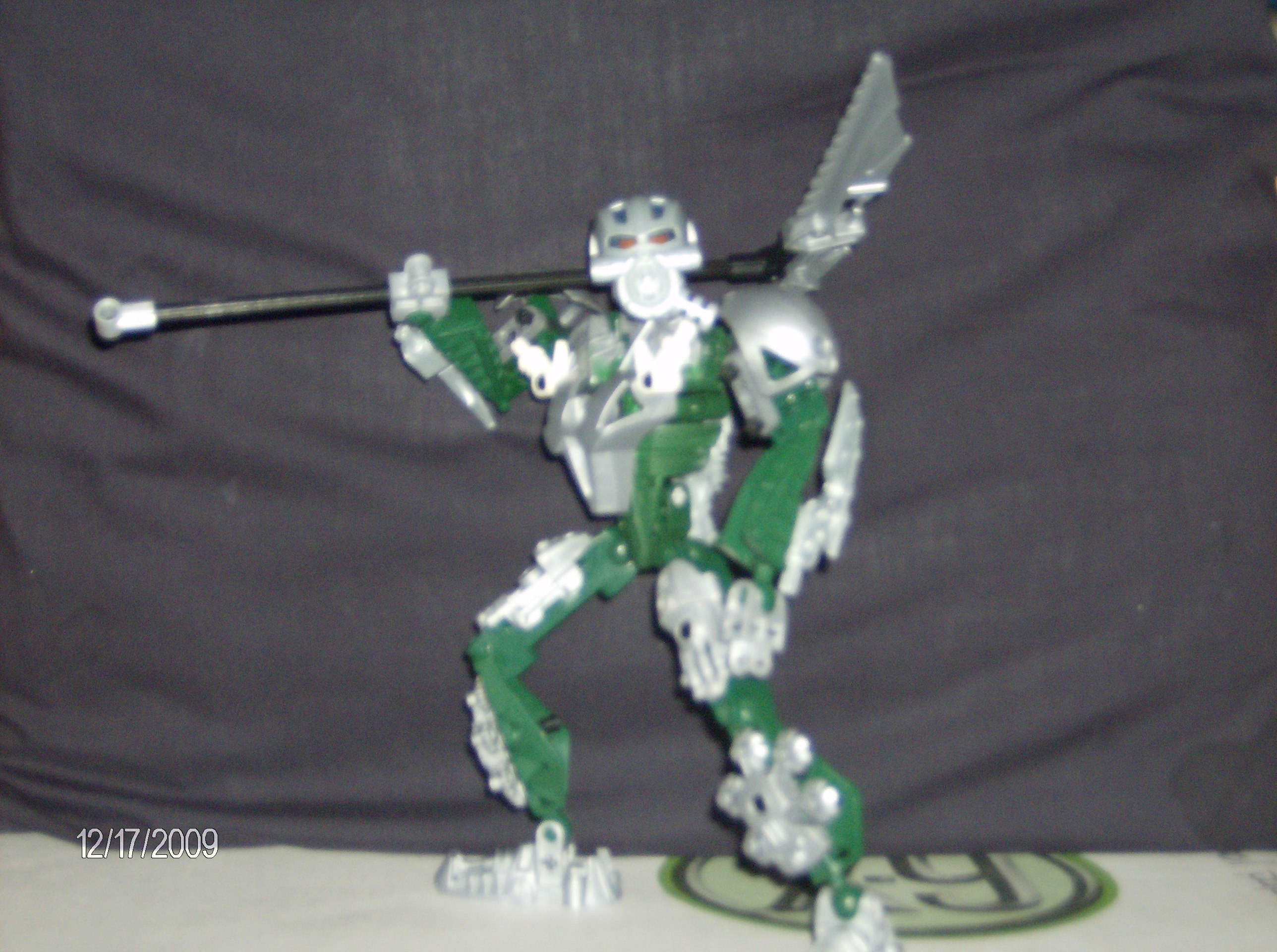 toa_nidhiki_pose.jpg