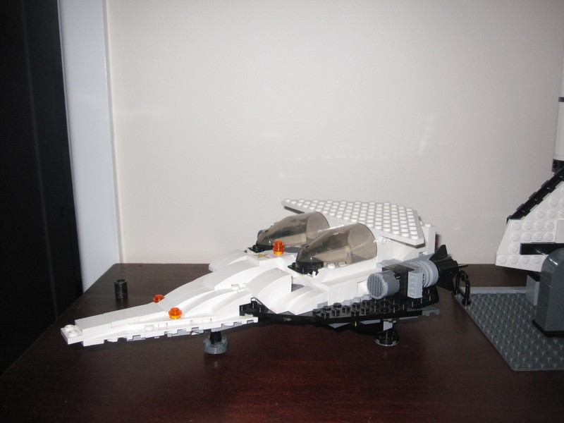 0002-spaceship.jpg