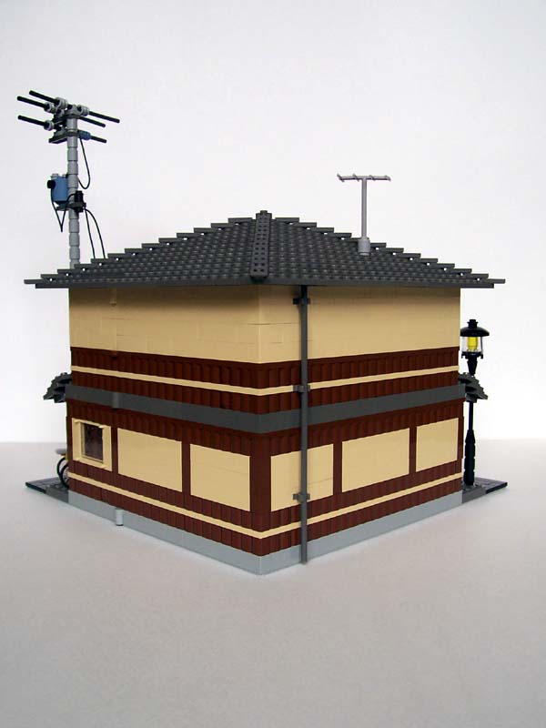 10_exterior_back.jpg