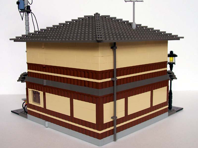 11_exterior_back_closeup.jpg