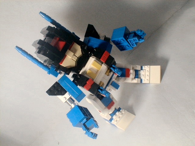 megalo-convoy03.jpg