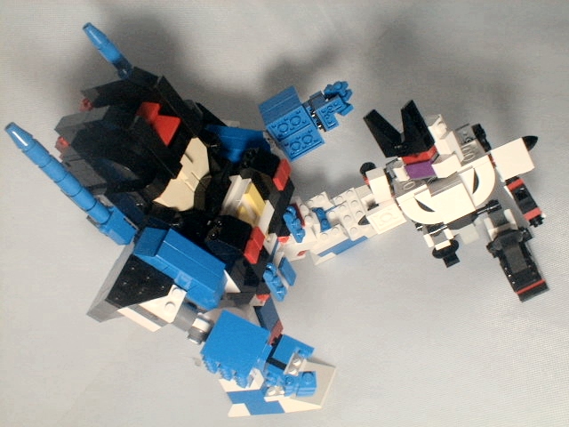 megalo-convoy04.jpg