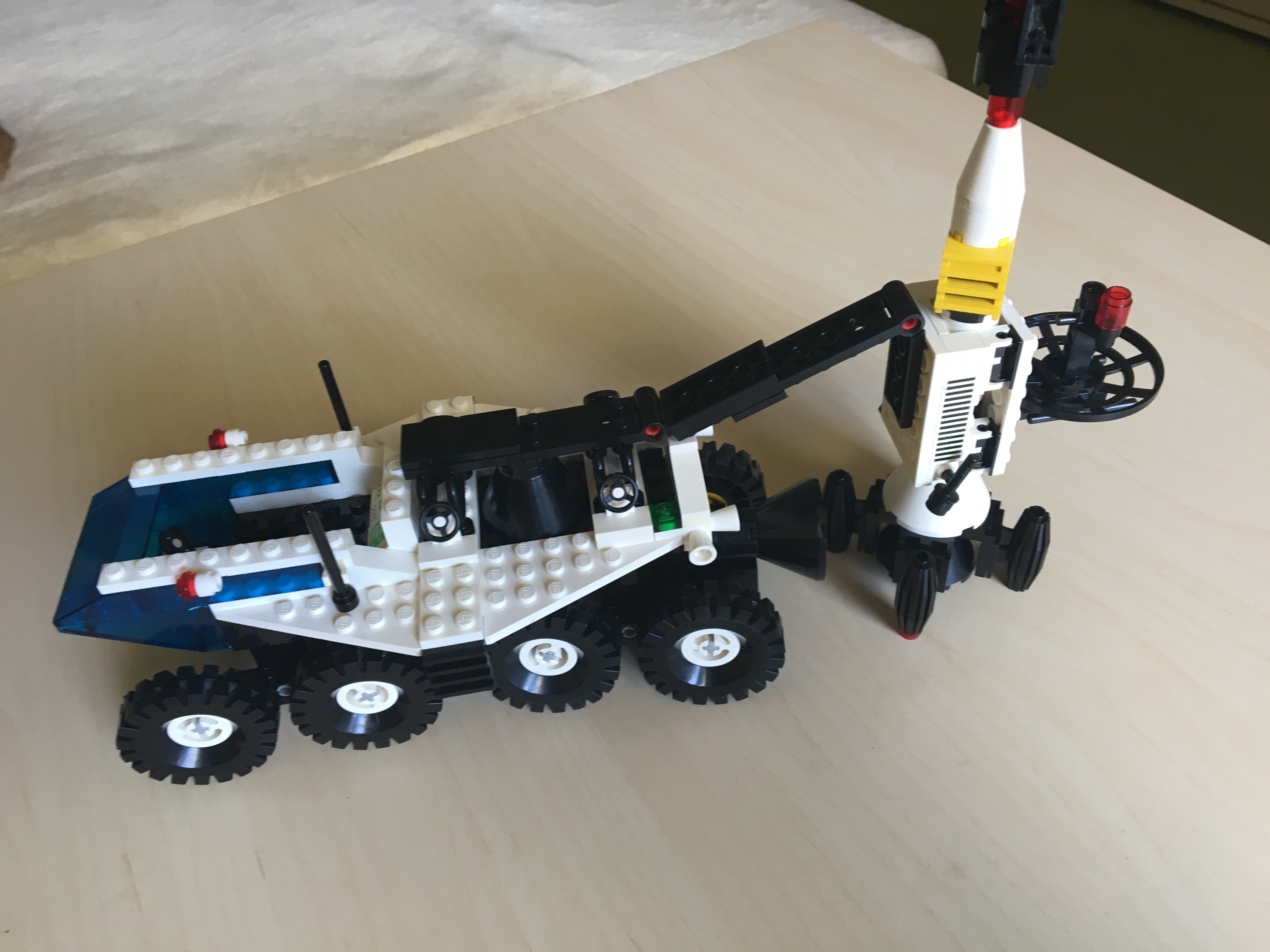6950_futuron_2.jpg