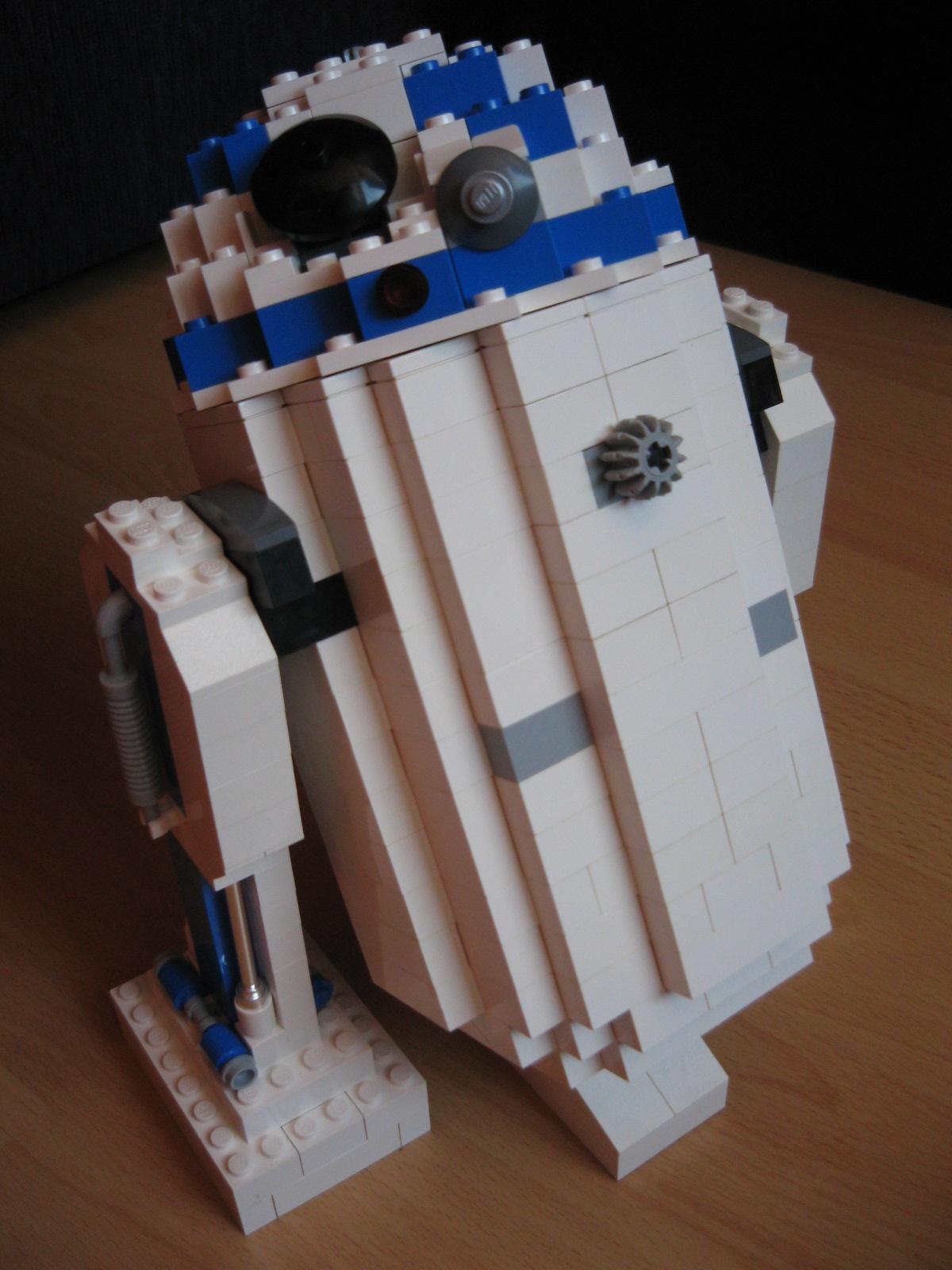 r2-d2_back.jpg