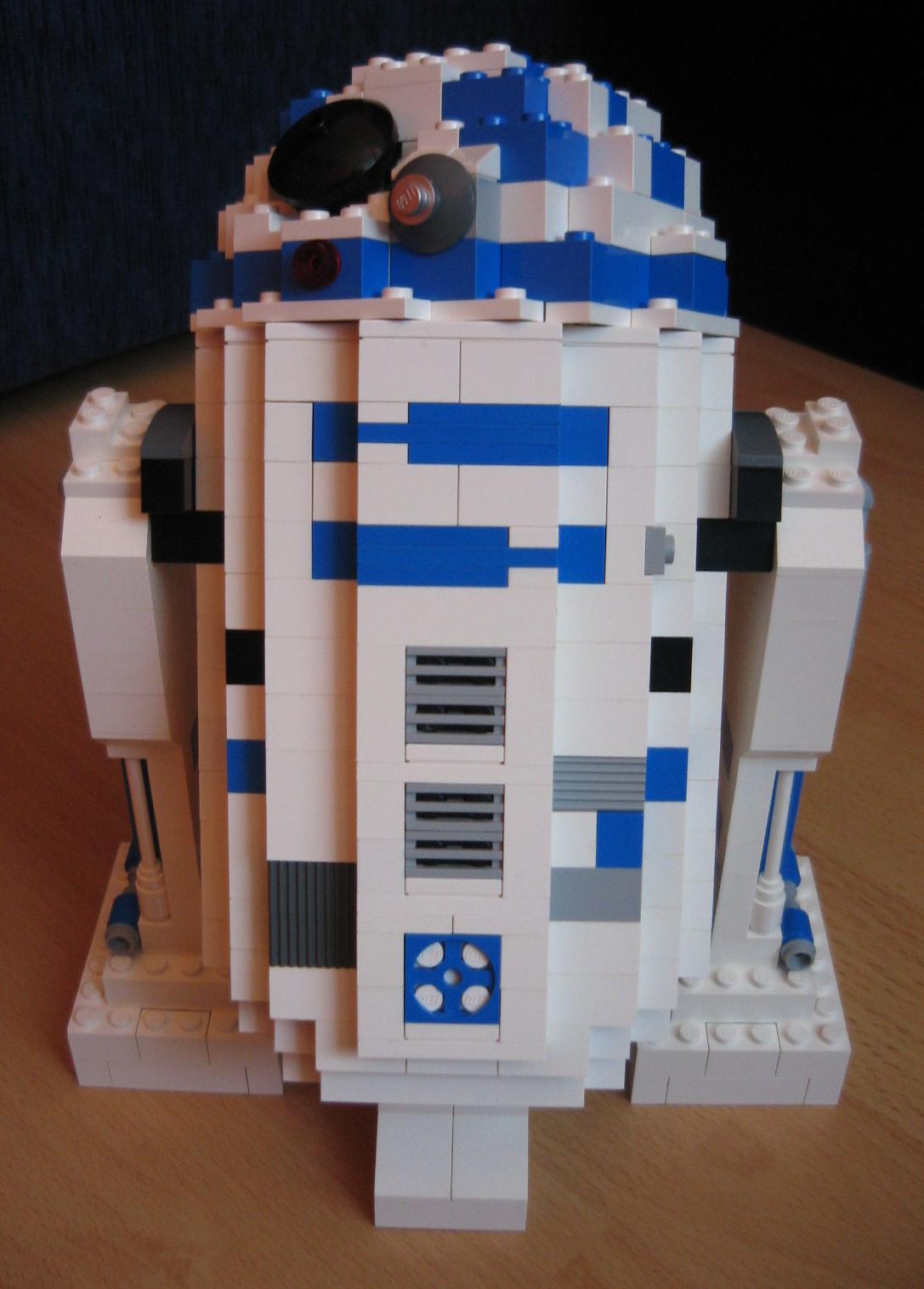 r2-d2_front.jpg