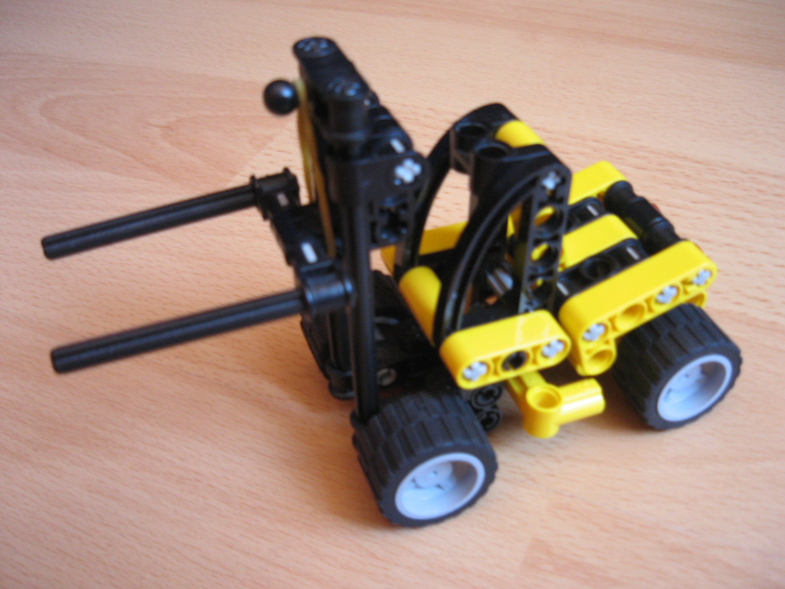 fork_lift_truck_8441.jpg