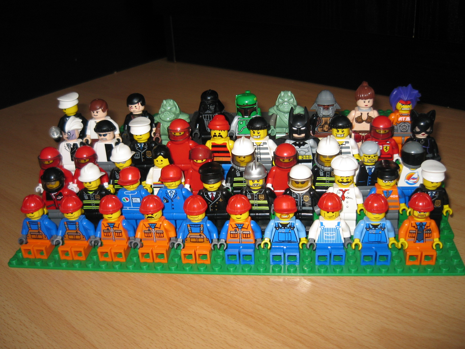 00_minifigs.jpg