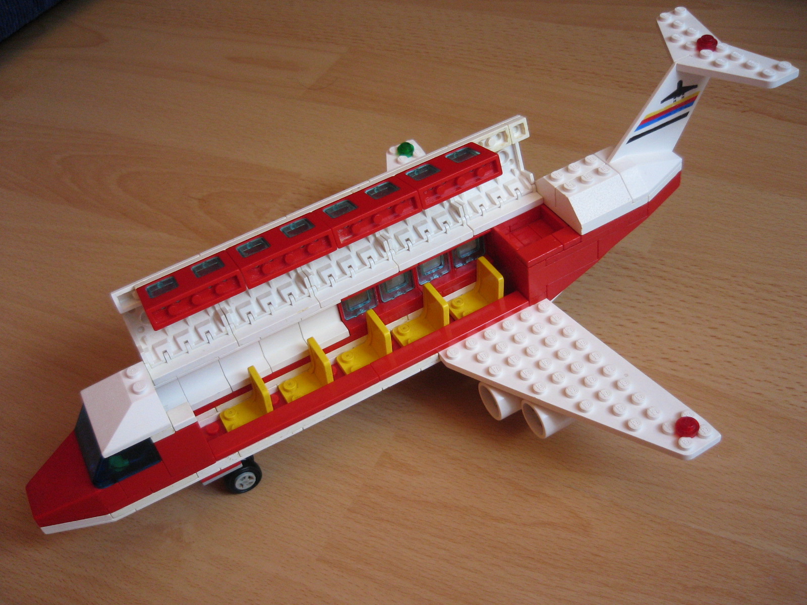 airplane_6392_open.jpg