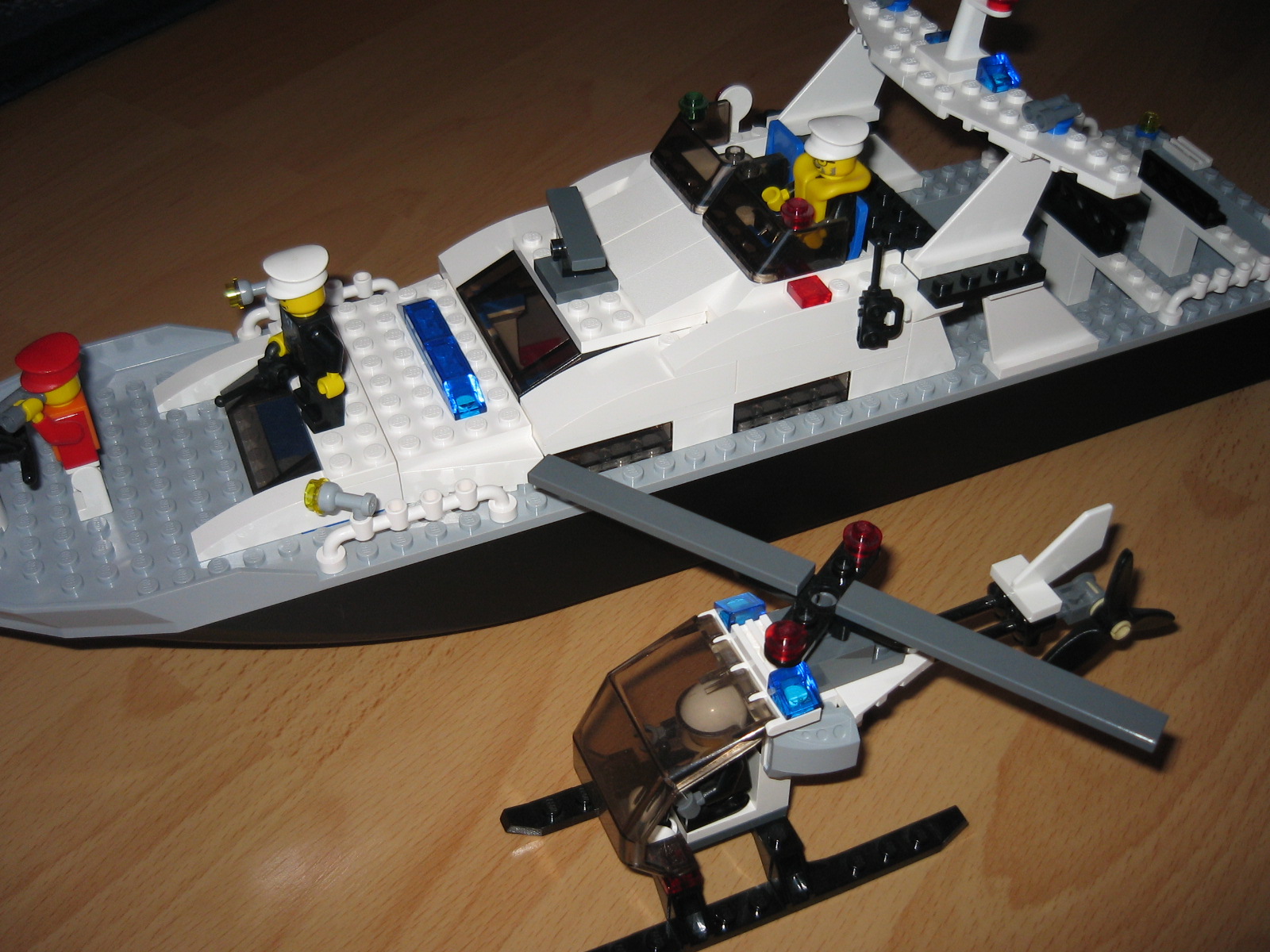 police_boat_2.jpg