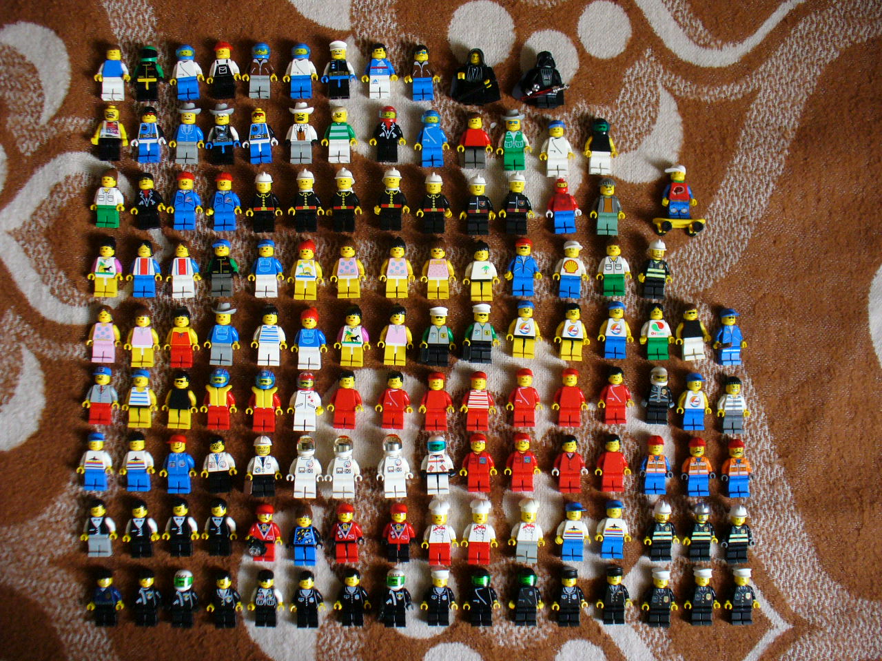 minifigs_-_town.jpg