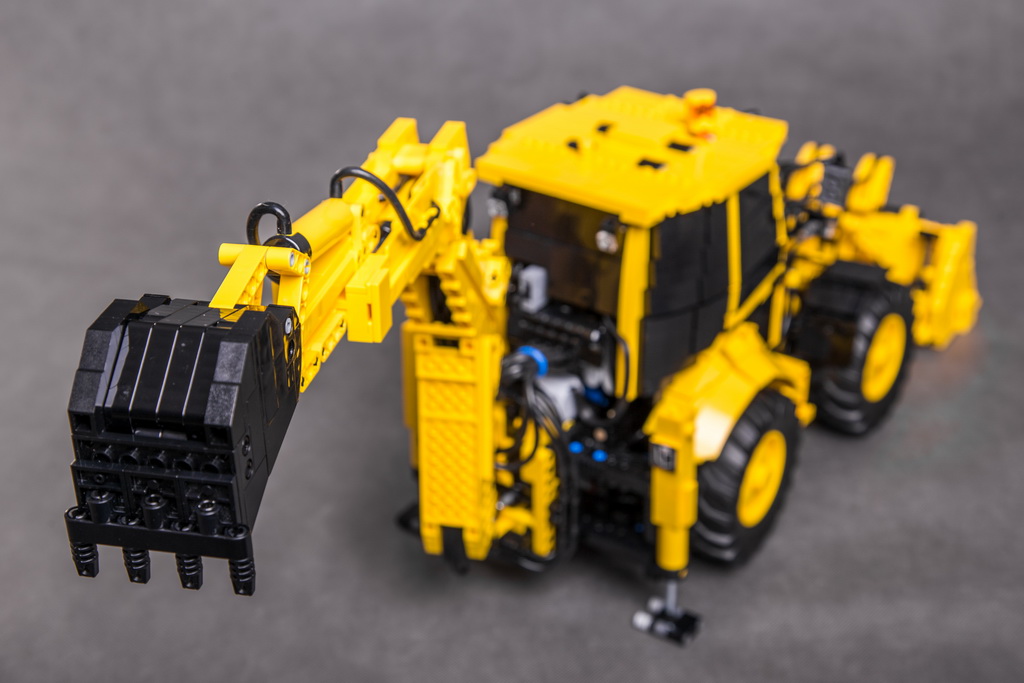 cat434e_002.jpg