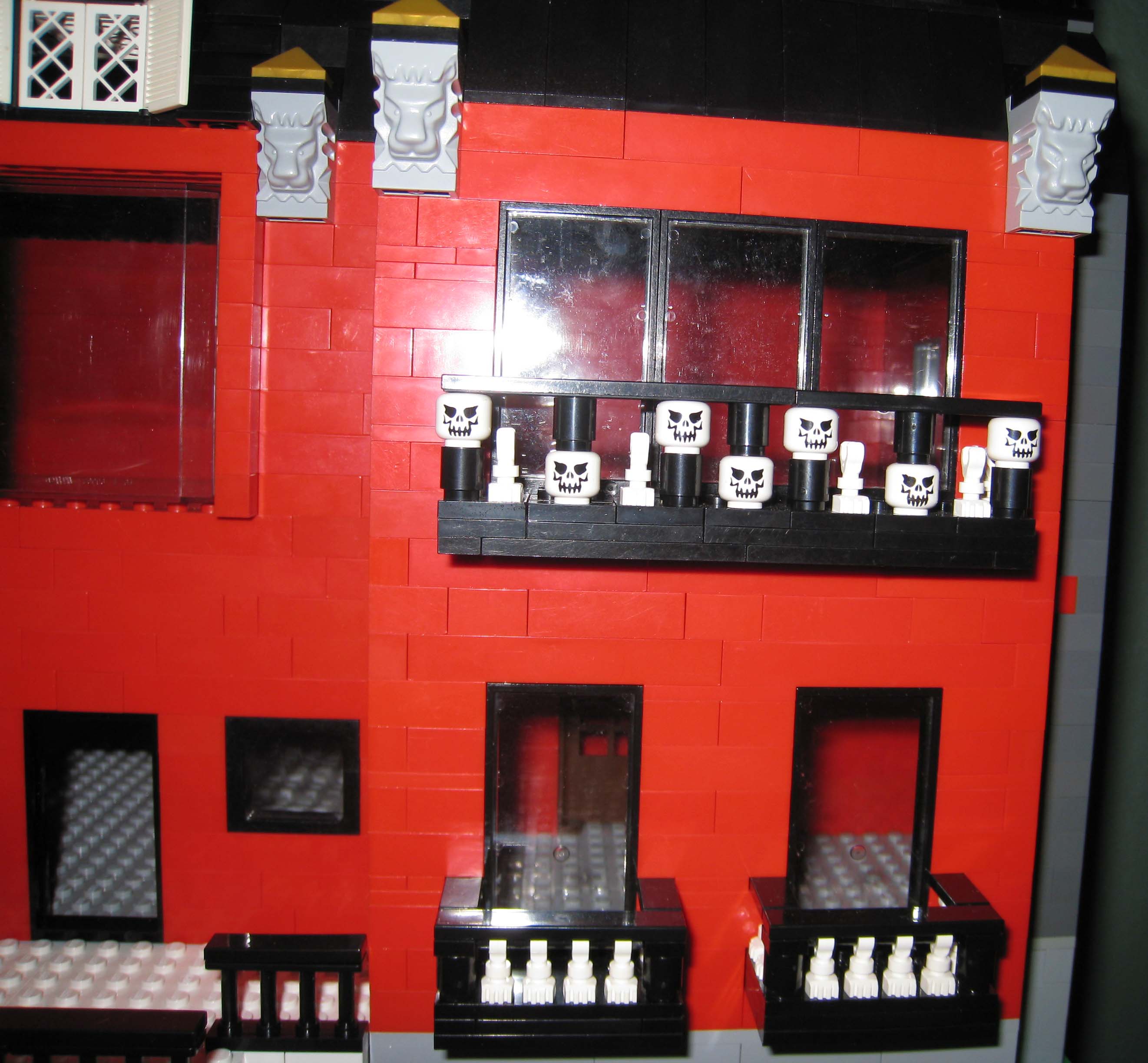 lego_house_e.jpg